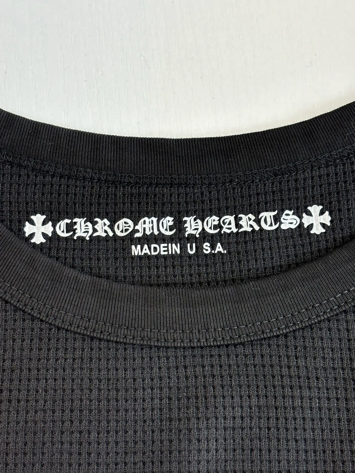 P330 Chrome Heart*/Chrome Heart USA limited CH black pink waffle. The fabric is made of 280g cotton waffle double-layer material. The printing is made of high-temperature heat transfer for garments. The embroidery is made of imported Tajima embroidery. Size: S/M/L